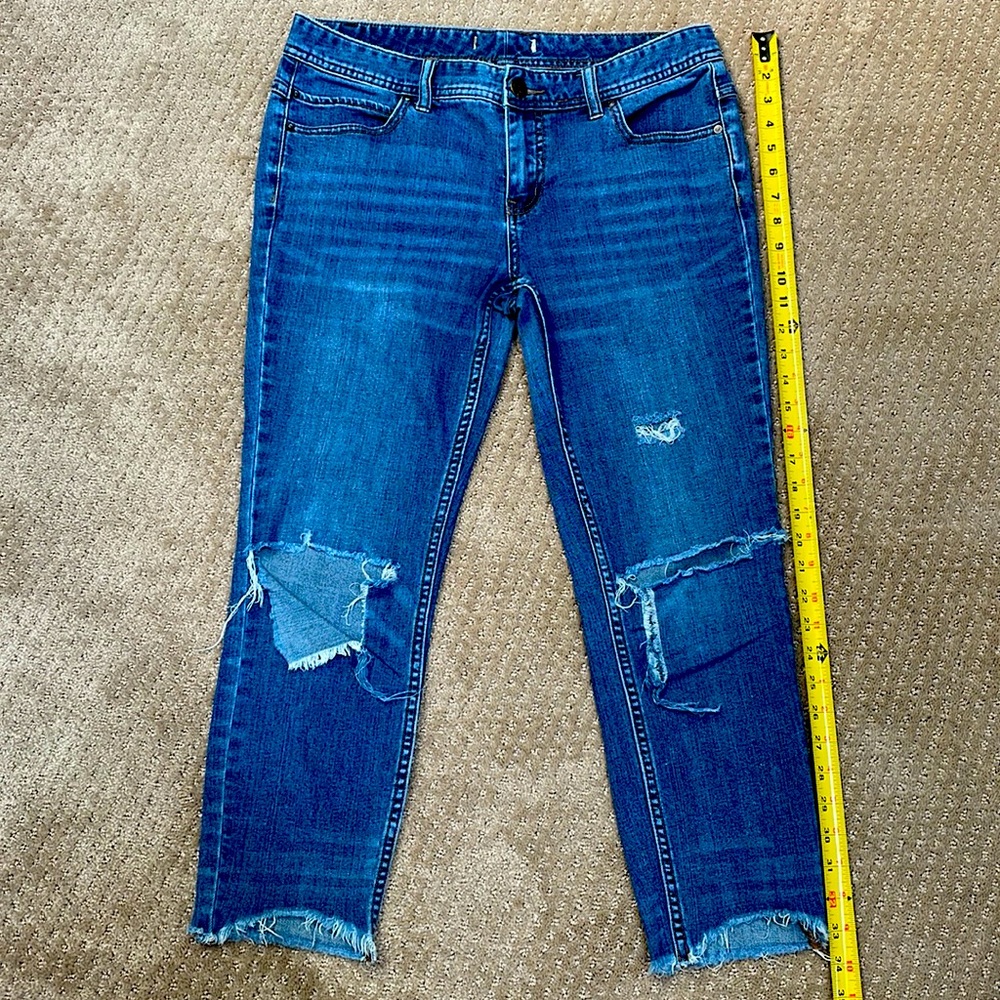 Free People Cropped Denim with Holes in Knees and Frayed Ankle Size 31